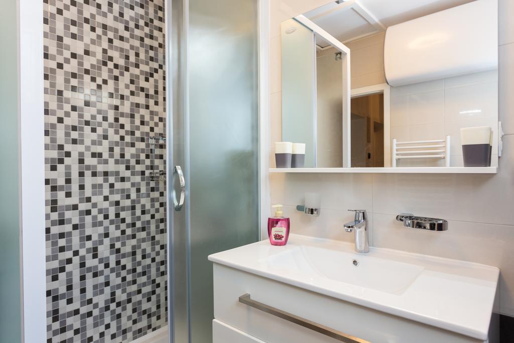 Guesthouse Ivona Дубровник Екстериор снимка